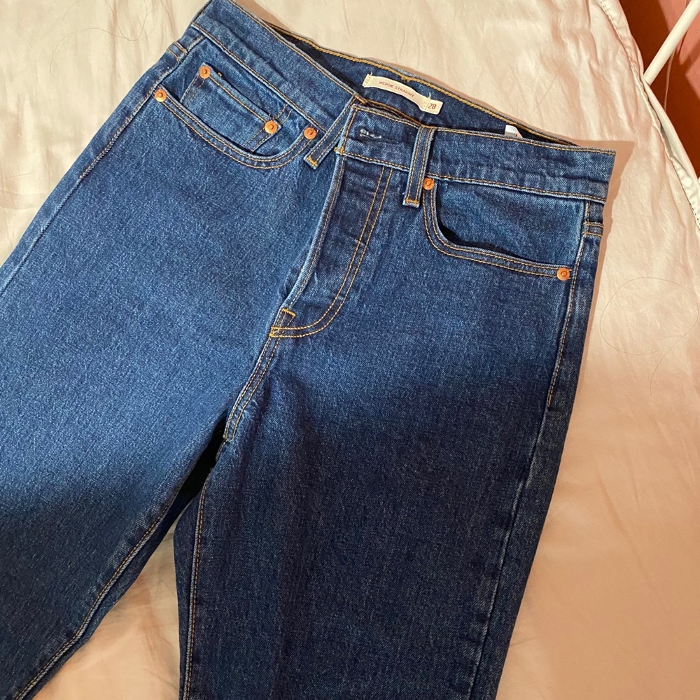 High-waisted wedgie straight levis